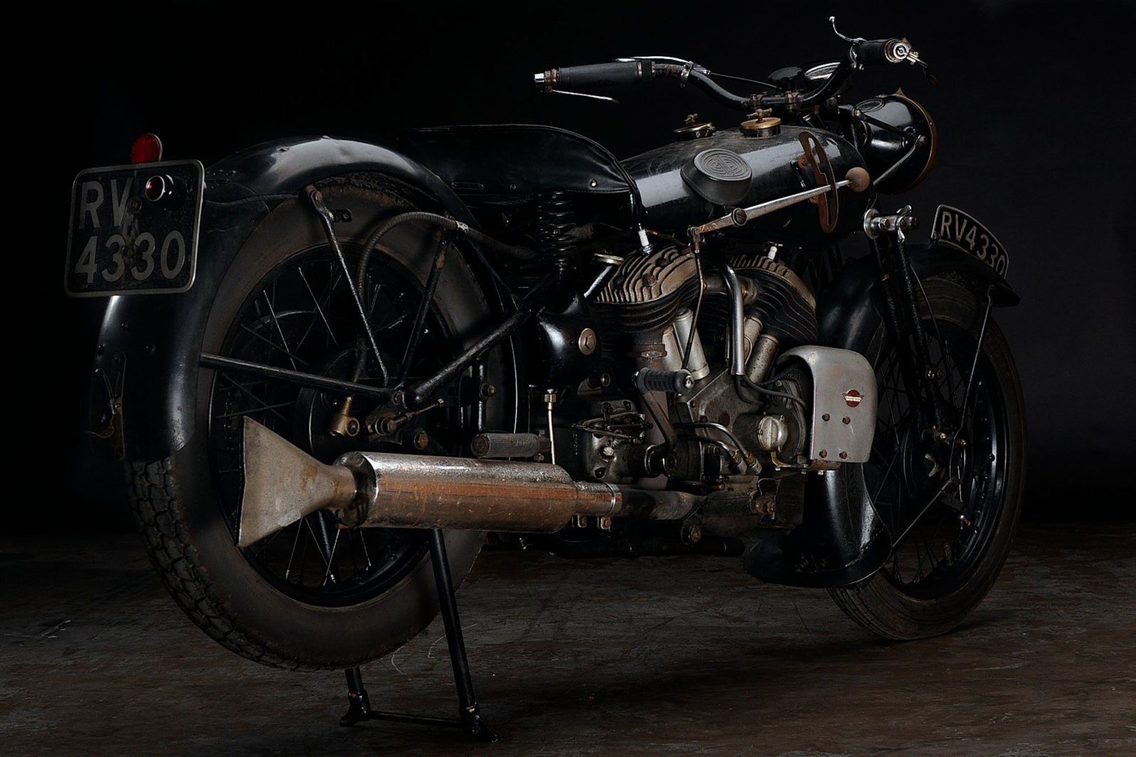 1933 Brough Superior – Revival Cycles