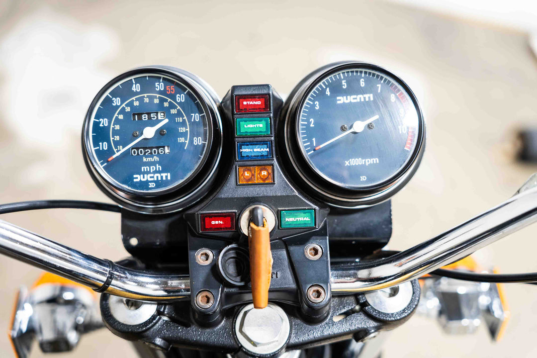 DUCATI900SL 240㎞/h 三連メーター 1981 Ducati SD Darmah – Revival Cycles