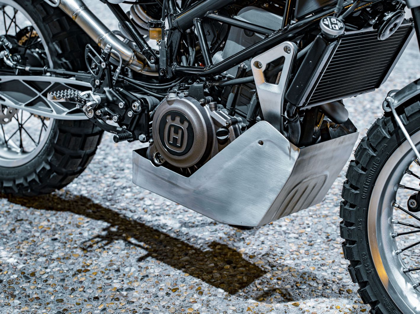 Husqvarna's New Svartpilen 401 is a King-Size Pit Bike with Off-Road  Aspirations - The Manual